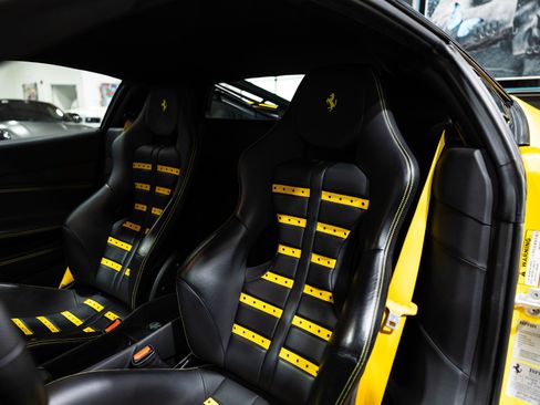 Used 2018 Ferrari 488 GTB RWD image 2