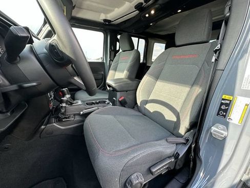 Used 2024 Jeep Wrangler Unlimited Rubicon AWD/4WD image 18
