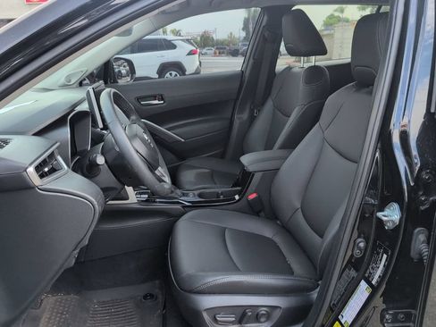 Certified 2024 Toyota Corolla Cross XLE FWD image 8