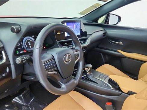 Used 2023 Lexus UX 250h FWD w/ Premium Package image 18