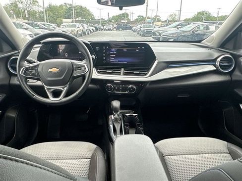 Certified 2024 Chevrolet Trax LT w/ Driver Confidence Package FWD image 19