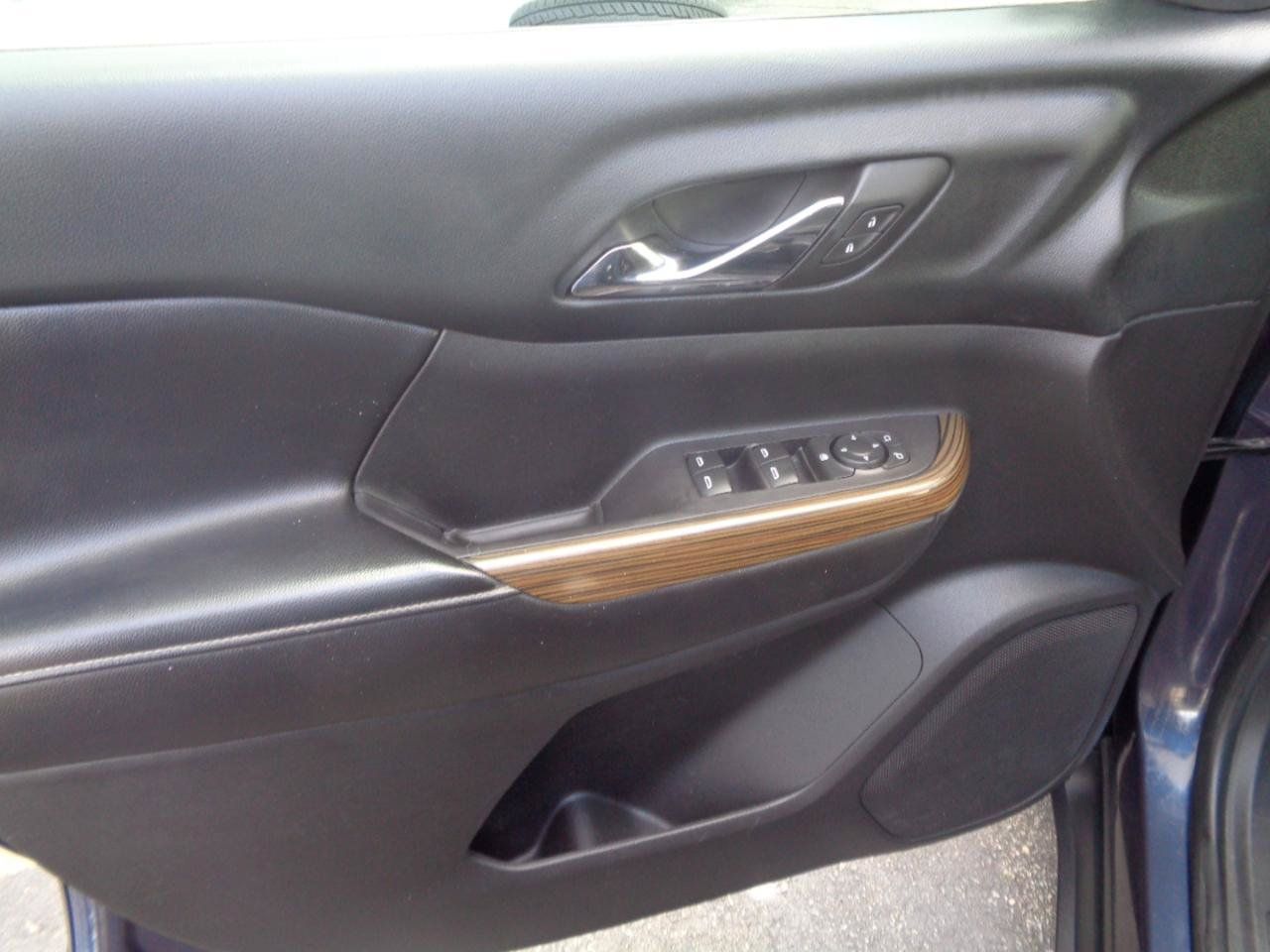 Used 2018 GMC Acadia SLE FWD image 24