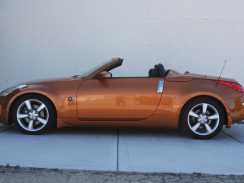 Used 2006 Nissan 350Z Touring RWD image 14