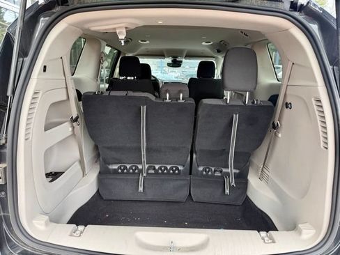 Used 2023 Chrysler Voyager LX FWD image 11