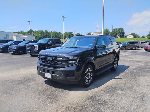 New 2025 Ford Expedition Active image 14