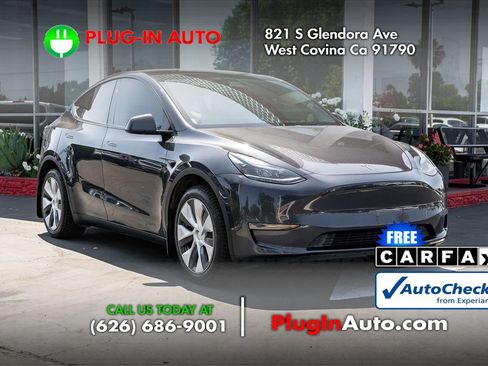 Used 2024 Tesla Model Y Long Range AWD/4WD image 3