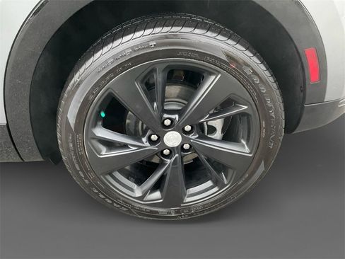 Used 2021 Buick Envision Essence w/ Sport Touring Package image 8