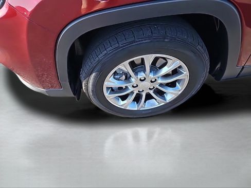 Used 2019 Jeep Cherokee Latitude Plus w/ Comfort/Convenience Group image 12