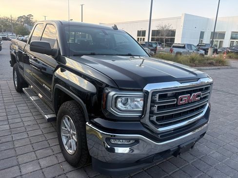 Used 2016 GMC Sierra 1500 SLE w/ SLE Value Package image 4