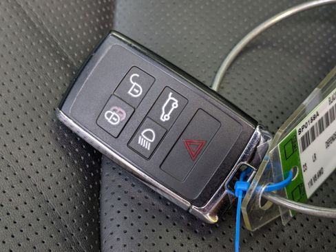 Used 2023 Land Rover Defender 110 V8 image 41