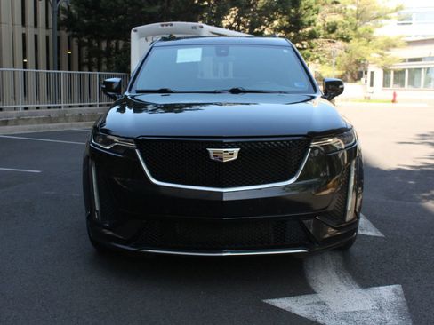 Used 2020 Cadillac XT6 Sport image 3