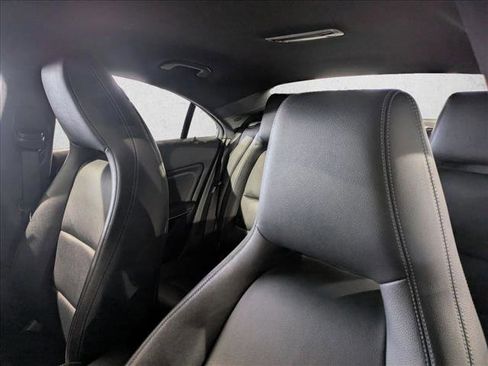 Used 2018 Mercedes-Benz CLA 250 image 14