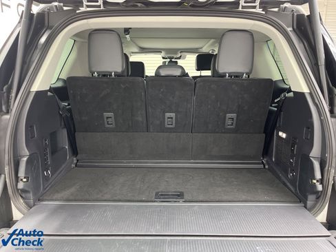 Used 2025 Ford Expedition Platinum image 27