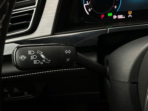 Used 2025 Volkswagen Atlas Cross Sport SE image 38