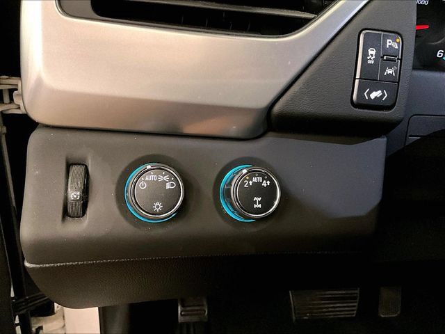 Used 2017 Chevrolet Tahoe LT AWD/4WD image 31
