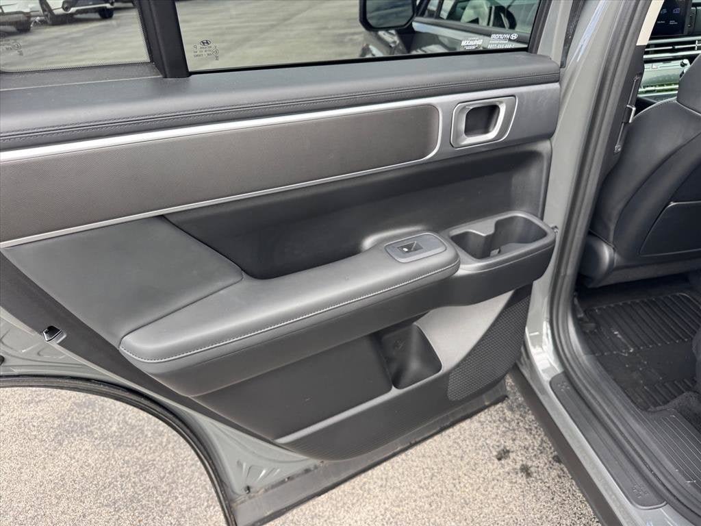Used 2025 Hyundai Santa Fe SEL AWD/4WD image 17