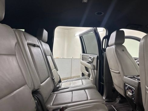 Used 2021 Chevrolet Suburban LT AWD/4WD image 29