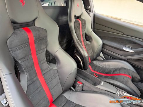 Used 2021 Ferrari F8 Tributo image 34