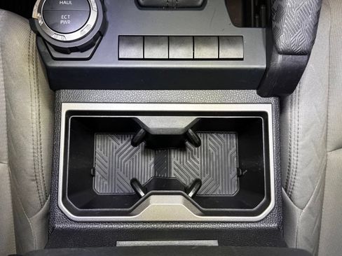Certified 2025 Toyota Tacoma SR5 AWD/4WD image 36