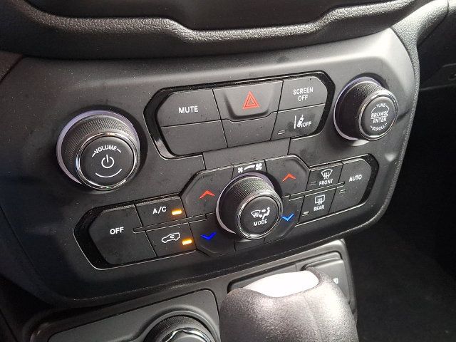 Used 2023 Jeep Renegade Latitude AWD/4WD image 15