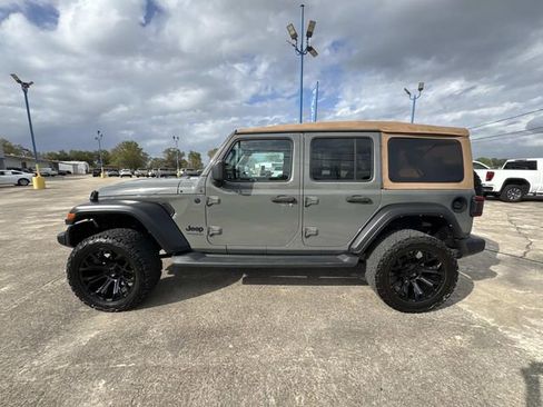 Used 2020 Jeep Wrangler Unlimited Sport image 18