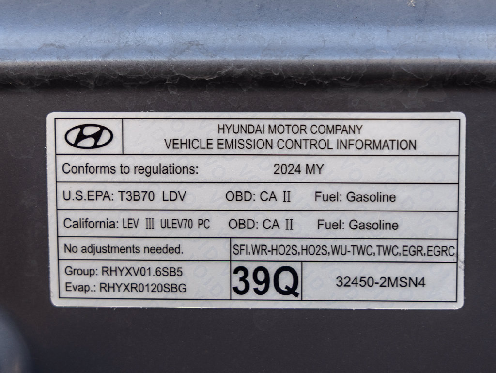 Used 2024 Hyundai Venue Limited FWD image 32