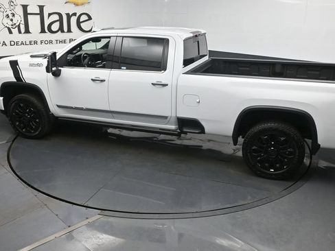 Used 2025 Chevrolet Silverado 2500 High Country w/ High Country Premium Package AWD/4WD image 39