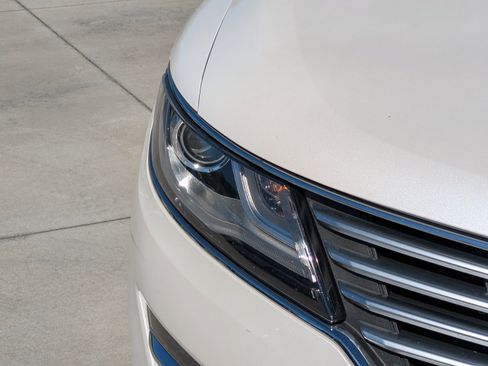 Used 2018 Lincoln MKC Reserve w/ Lincoln MKC Climate Package image 7