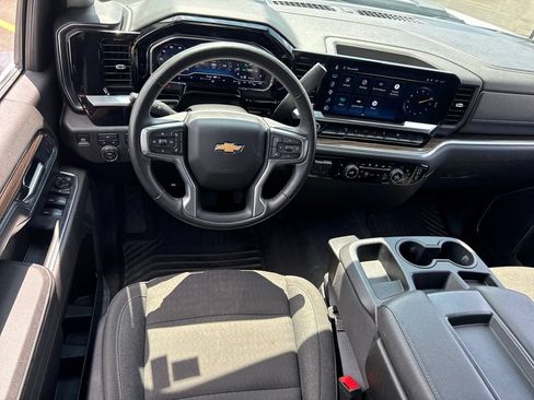 Used 2025 Chevrolet Silverado 2500 LT w/ Convenience Package AWD/4WD image 15