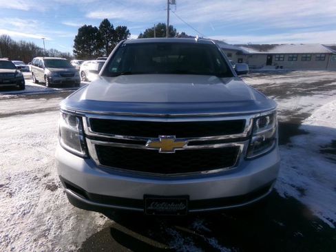 Used 2019 Chevrolet Suburban LT image 5