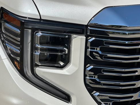 Used 2025 GMC Sierra 1500 Denali w/ Denali Reserve Package AWD/4WD image 46