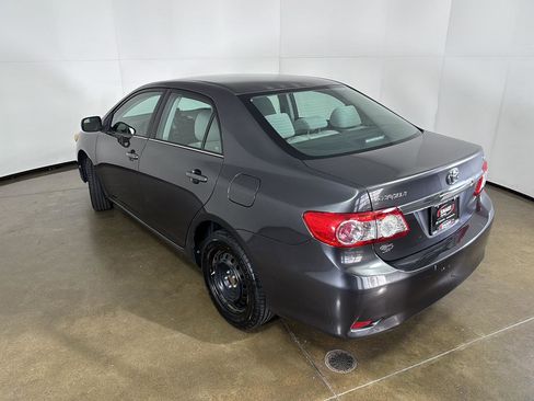 Used 2013 Toyota Corolla LE image 12