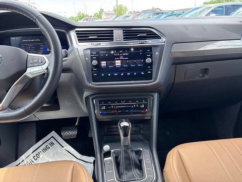 Used 2022 Volkswagen Tiguan SE AWD/4WD image 29