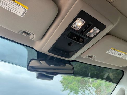 Used 2015 RAM 1500 Laramie w/ Convenience Group AWD/4WD image 11