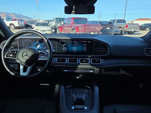 Used 2022 Mercedes-Benz GLS 450 4MATIC image 13