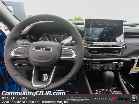 New 2025 Jeep Compass Limited w/ Sun & Sound Group AWD/4WD image 11