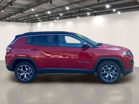 Certified 2025 Jeep Compass Limited AWD/4WD image 8