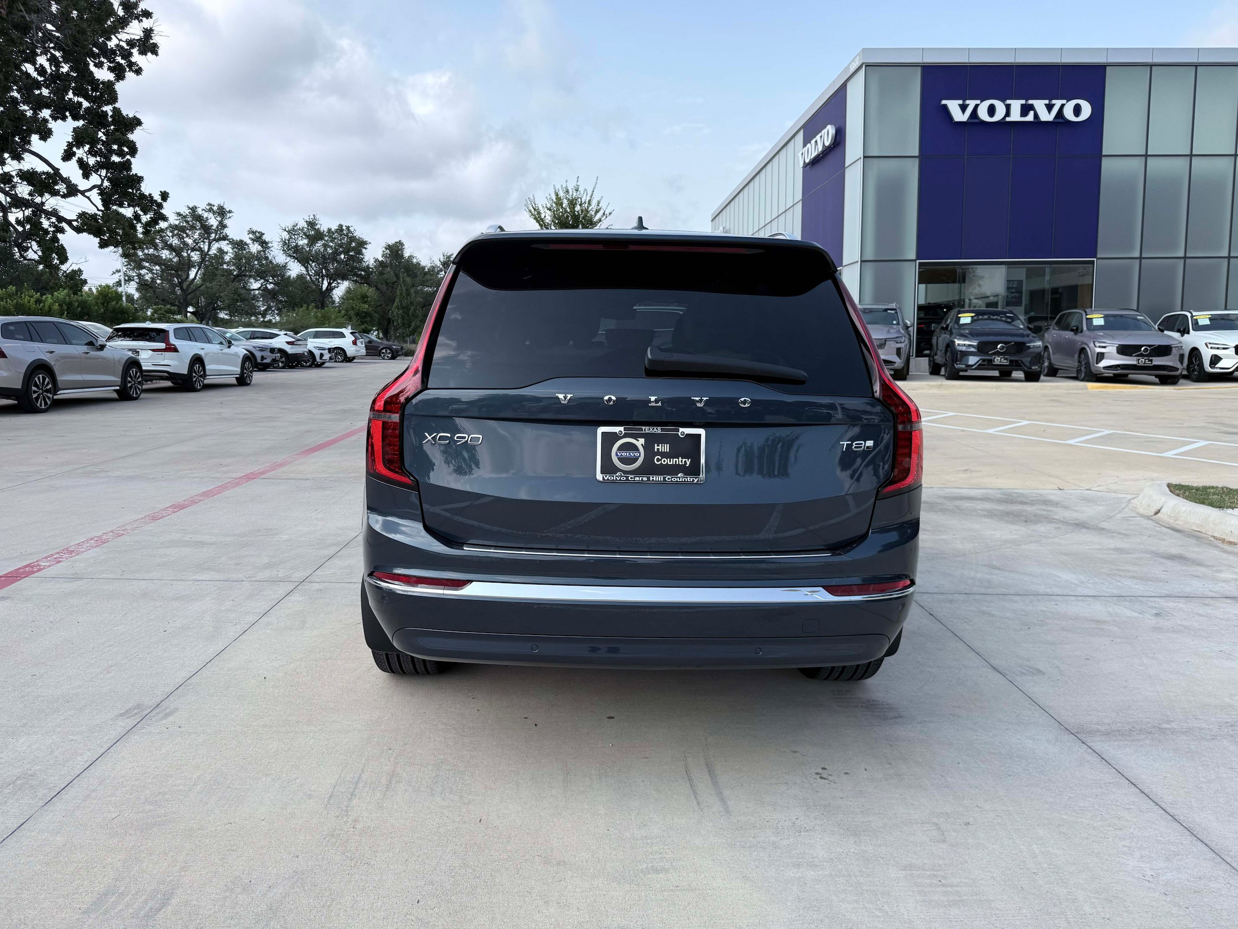 New 2026 Volvo XC90 T8 Plus w/ Protection Package Premier AWD/4WD image 5