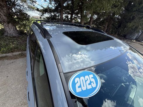 Used 2025 Honda Odyssey Elite image 9