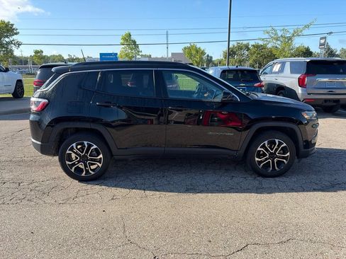 Used 2022 Jeep Compass Limited AWD/4WD image 4