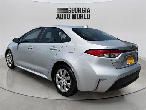 Used 2023 Toyota Corolla LE FWD image 12