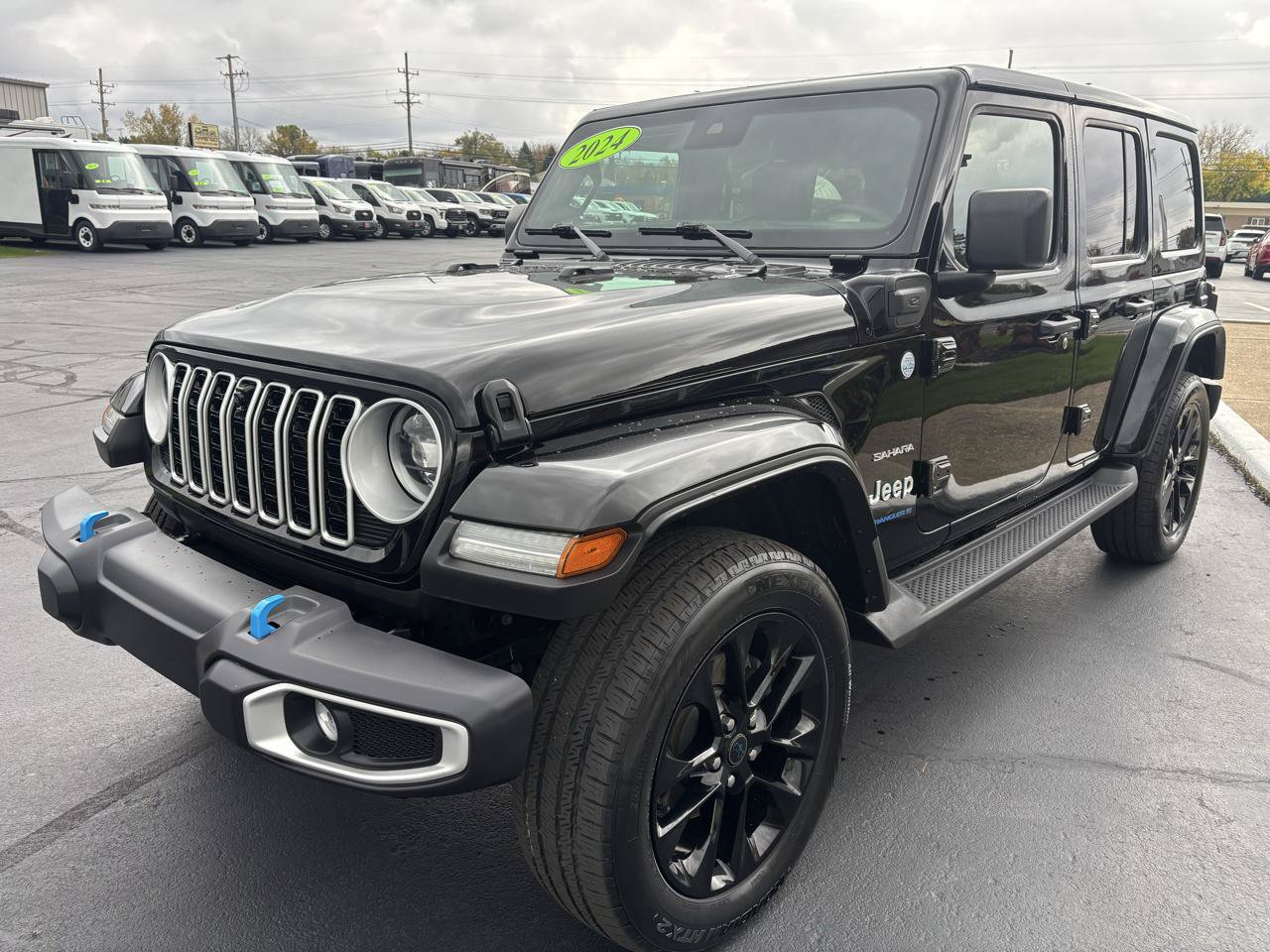 Used 2024 Jeep Wrangler Unlimited Sahara w/ Technology Group AWD/4WD image 7