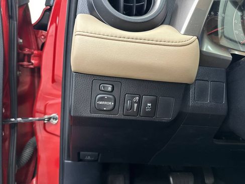 Used 2015 Toyota RAV4 XLE FWD image 32