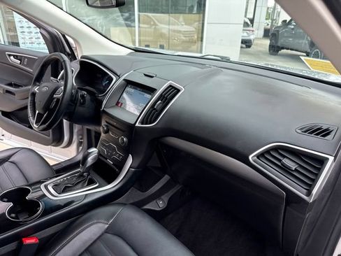 Used 2016 Ford Edge SEL w/ Equipment Group 201A AWD/4WD image 32
