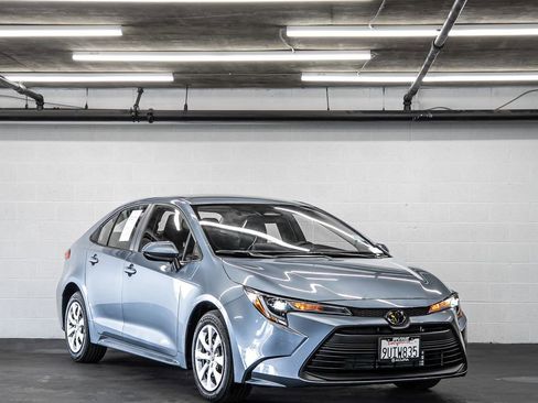 Used 2025 Toyota Corolla LE image 7