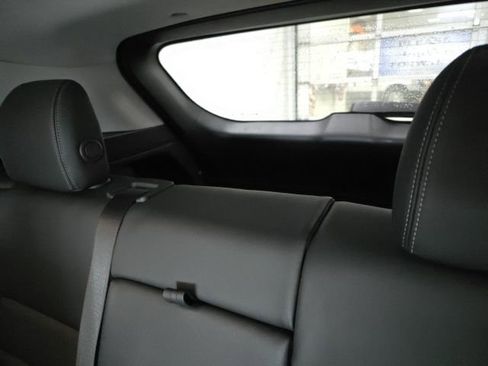 Used 2021 Chevrolet TrailBlazer LT w/ Sun and Liftgate Package image 11