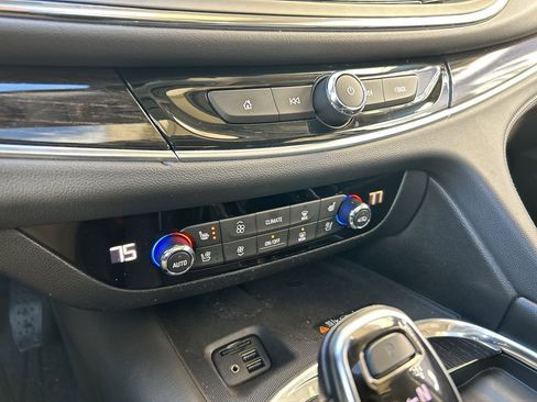 Used 2021 Buick Enclave Avenir image 22