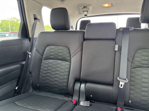 Used 2025 Nissan Pathfinder SV AWD/4WD image 42