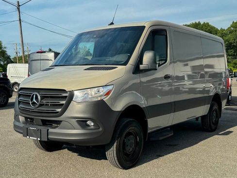 Used 2022 Mercedes-Benz Sprinter 2500 image 7
