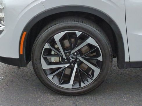 Used 2024 Mitsubishi Outlander SE FWD image 7